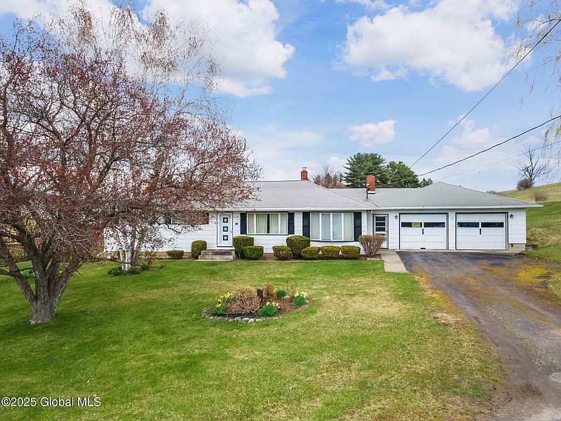 2nd image of 113 Royal Drive