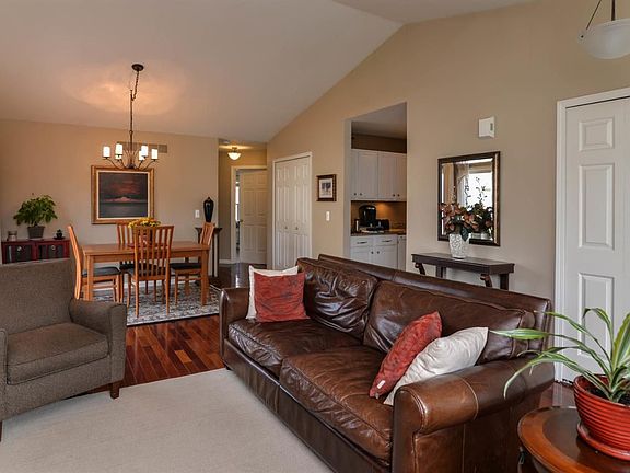 3rd image of 6151 Colony Park Dr