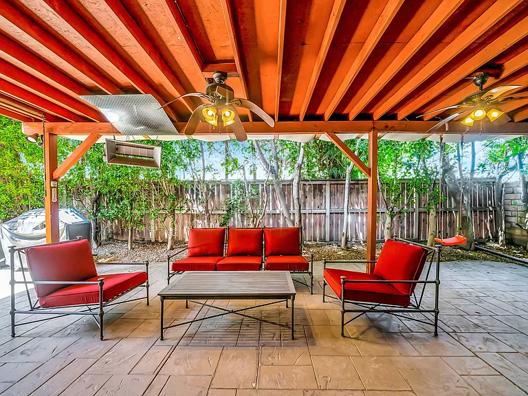 19301 Lavi Ct — Photo 28