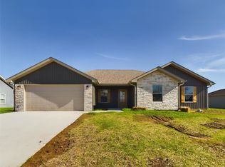 147 La Vista Dr, Waynesville, MO 65583