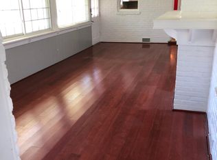 904 Browns Ln, Saint Matthews, KY 40207