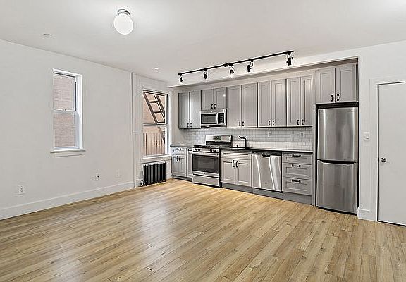 5th image of 1180 Grant Ave #2