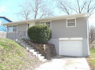 1309 Wilshire Dr, Bellevue, NE 68005