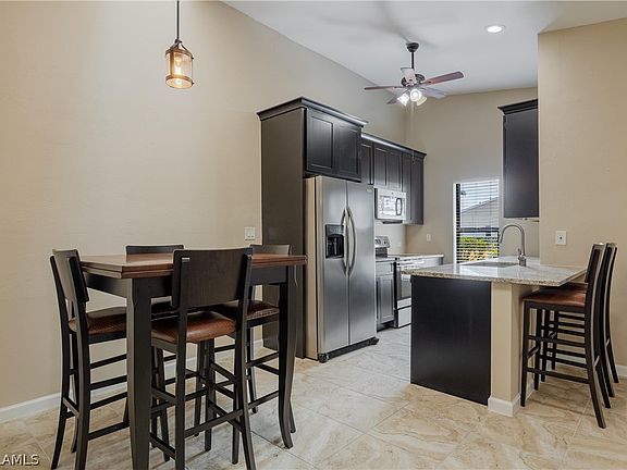 2nd image of 1518 SW Courtyards Ln APT 200