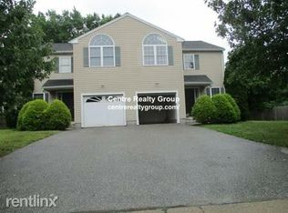 52 Kenneth St, Newton, MA 02461