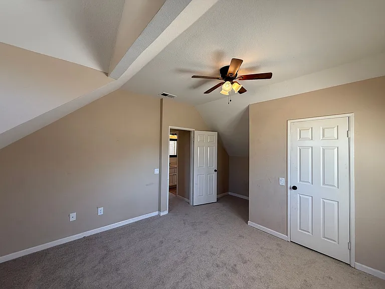 16327 Bassett Ct — Photo 12