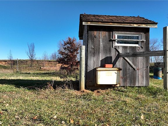 4th image of 1517 20th Avenue County Road C