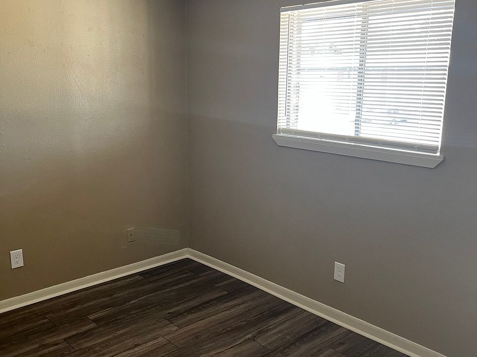 1st image of 1012 Wells Cir APT 13