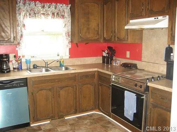 4th image of 2121 Kingstree Cir