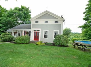 21 Newcombs Ln, Melrose, NY 12121