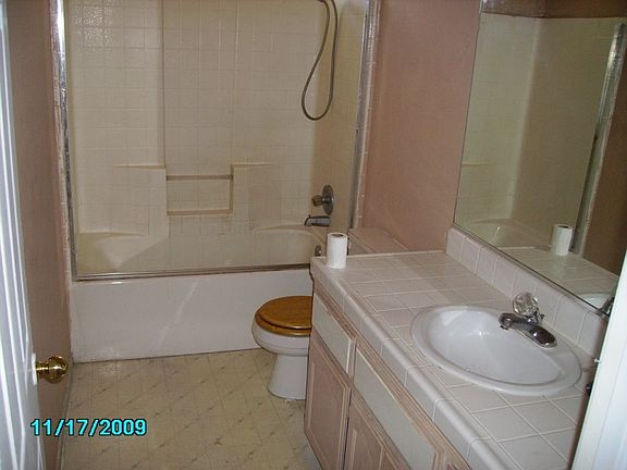 4th image of 2450 N Summers Ct