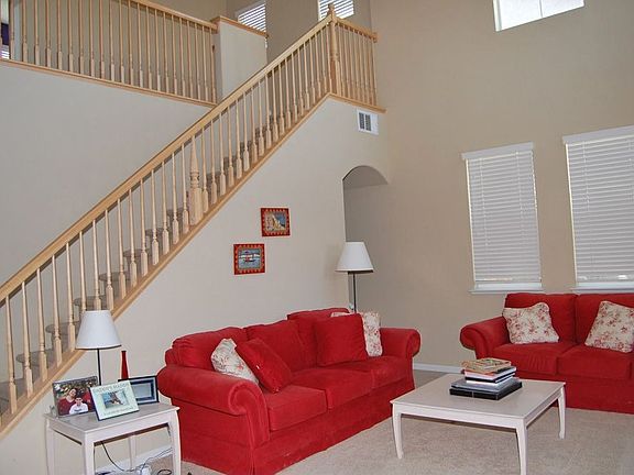 3rd image of 171 Caravaggio Cir