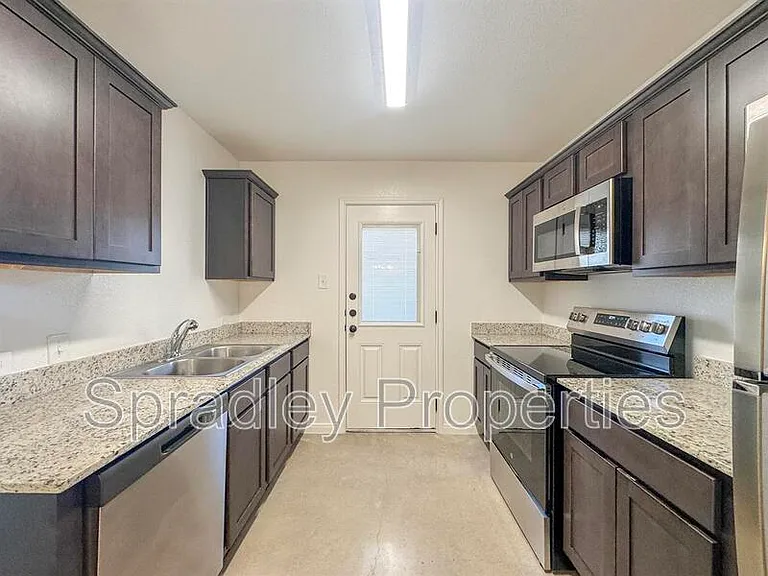 9110A Winding Ct — Photo 4