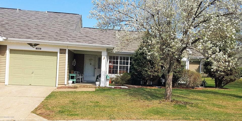 1st image of 981B Thornbury Ln