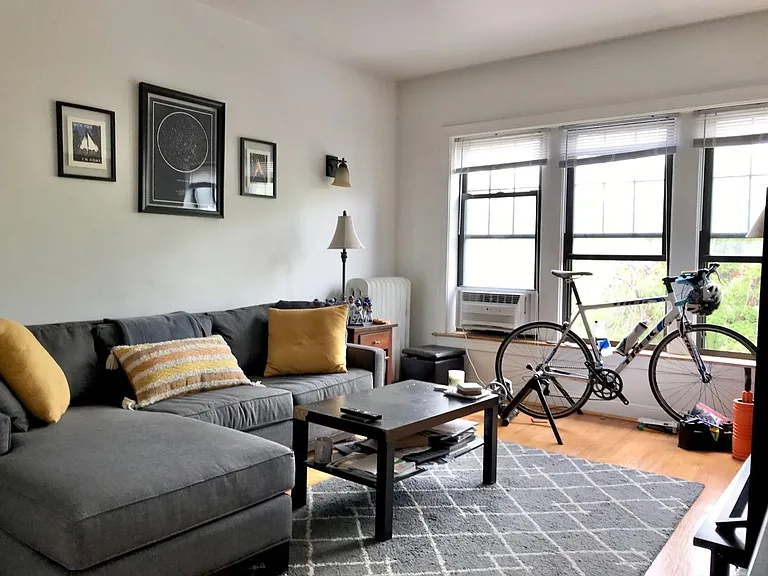 3542 N Racine Ave #3 — Photo 2