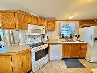 4th image of 80 Ryefield Dr
