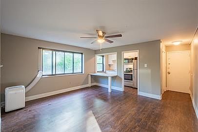 1st image of 420 Walnut Ave #1C