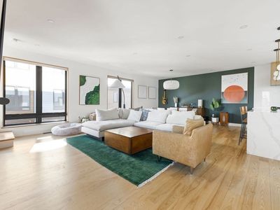 31 Hall St #2, Waltham, MA, 02453