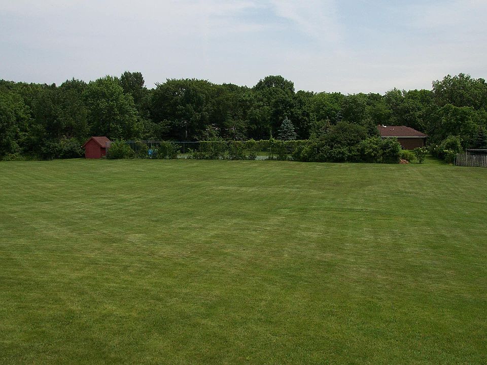View of back of estate