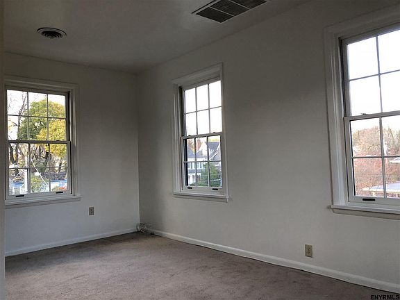 3rd image of 149 S Lake Ave