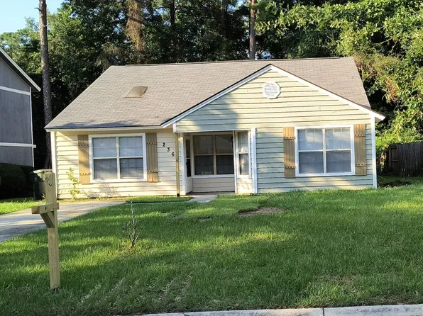 236 Forest Ridge Dr, Savannah, GA 31419