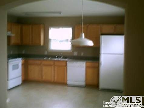 4th image of 1122 Cockroft Dr