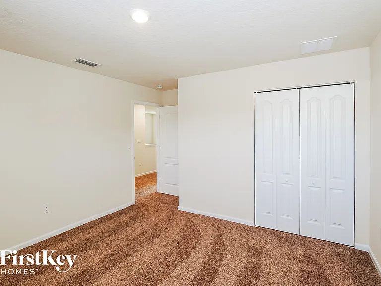 325 Jarama Cir — Photo 10