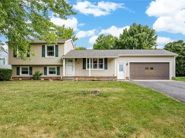 44 Fairview Dr, Brockport, NY 14420