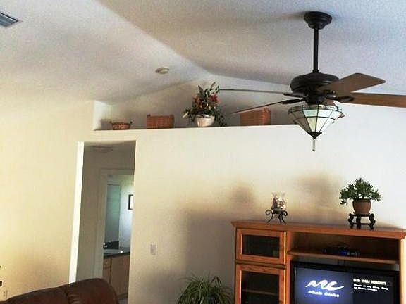 3rd image of 3229 Royal Palm Dr