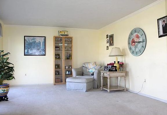 5th image of 506 Sarah Dr