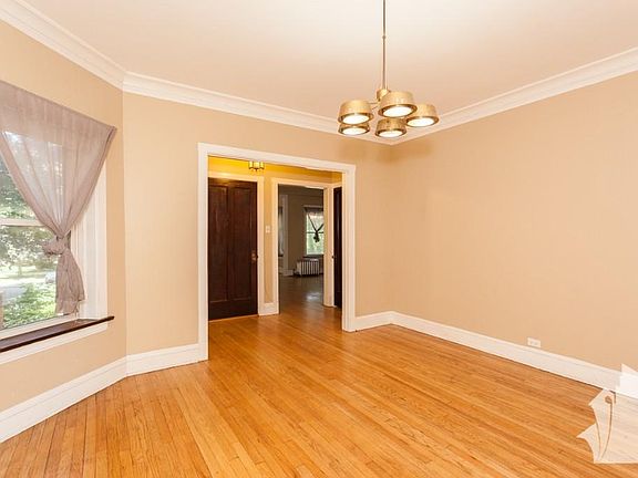 3rd image of 4826 N Leavitt St #1