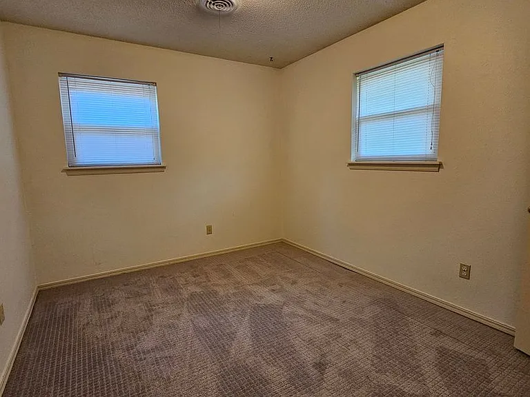 993 Barkley Cir — Photo 9