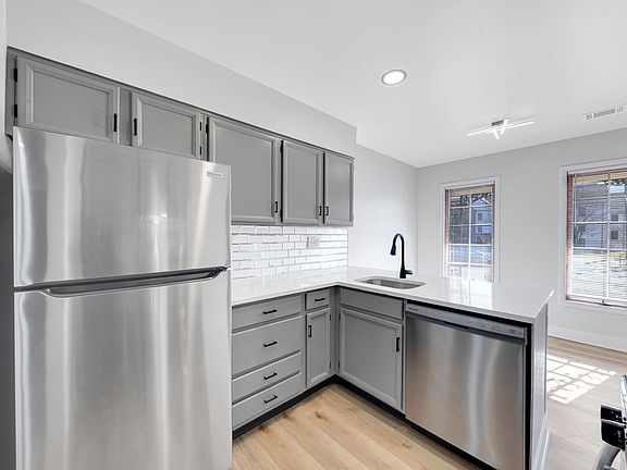 5th image of 694 5th St #Vs-03