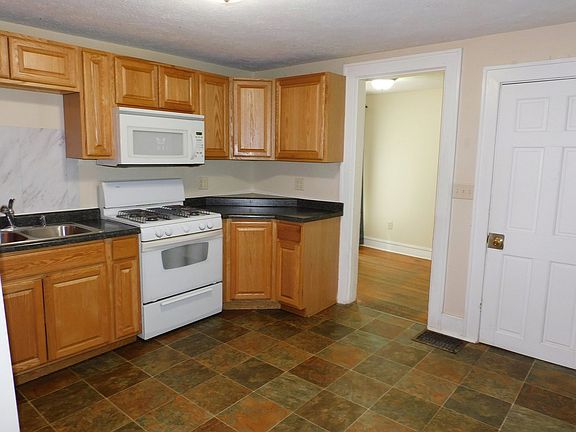 4th image of 307 N 5th St