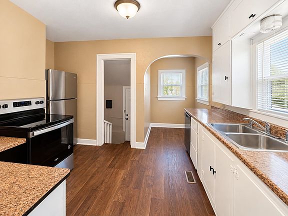 3rd image of 1508 S Pattie Ave