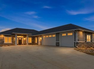 6600 E Fieldview St, Sioux Falls, SD 57110
