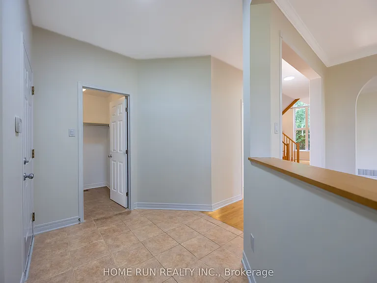 281 Goldridge Dr — Photo 3