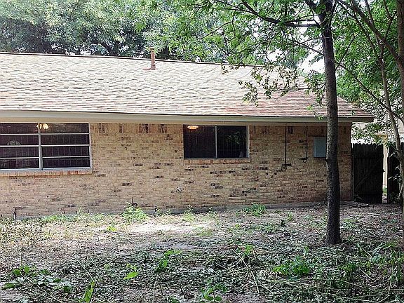3rd image of 10503 Heather Hill Dr