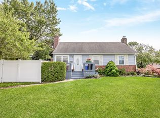 84 Parkdale Dr, North Babylon, NY 11703