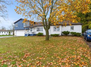 10042 Willoughby Dr, Niagara Falls, ON L2G 0X2