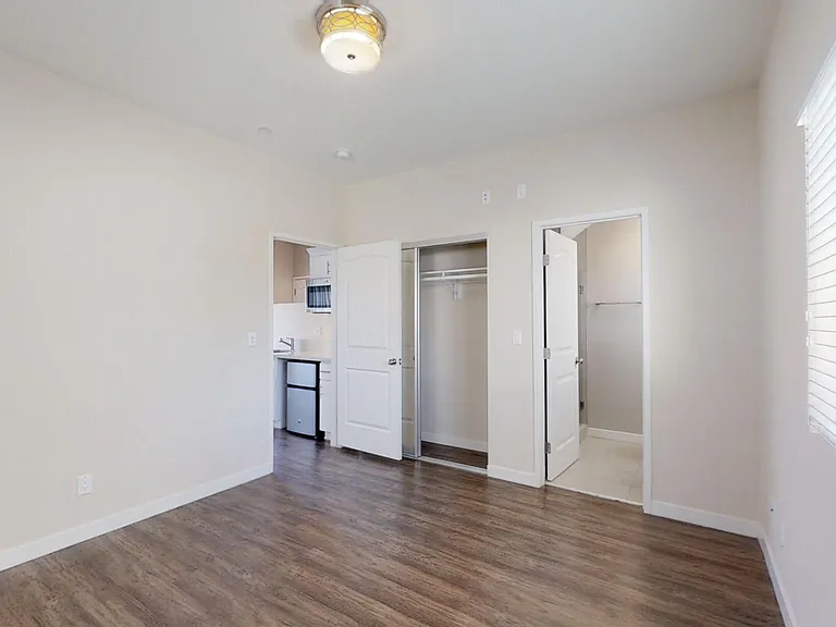1203 W Gardena Blvd #C — Photo 21