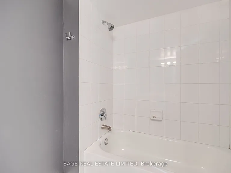 212 Eglinton Ave E #205 — Photo 22