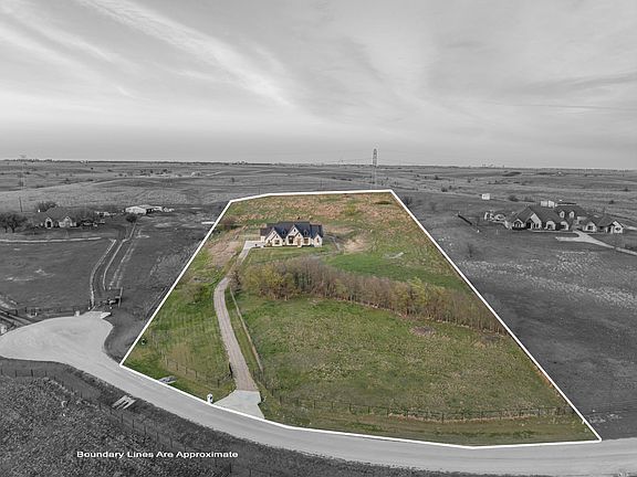 3rd image of 132 Aledo Ridge Rd