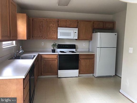4th image of 614 Westmoreland Pl