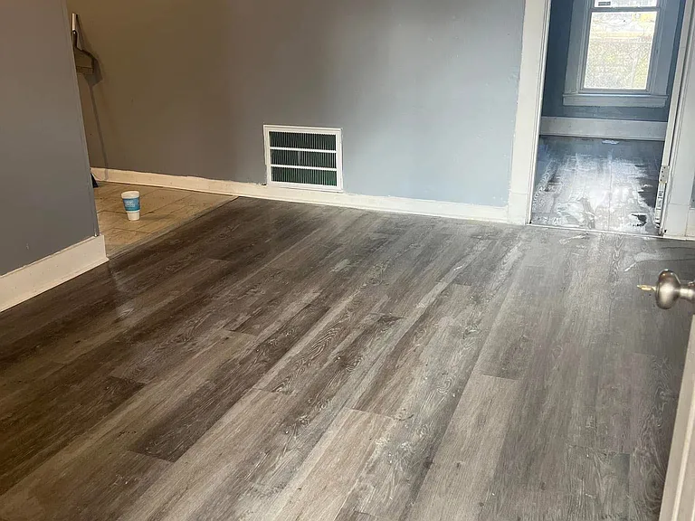 2509 Howard St — Photo 9