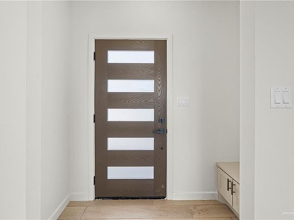 2nd image of 1116 Washington Ave