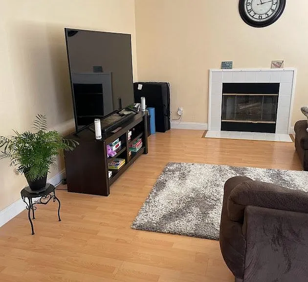 1402 Parkington Ln — Photo 7