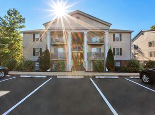 749 Ridgeside Dr APT J, Ballwin, MO 63021