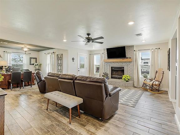 2nd image of 5476 County Road 1129