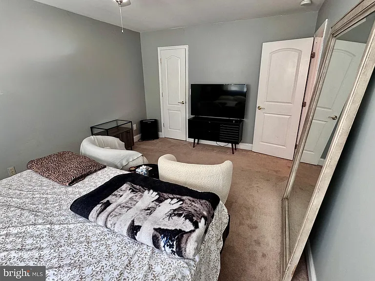 122 Columbus Cv — Photo 36